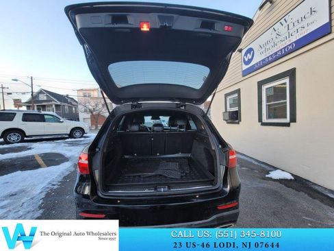 Used 2018 Mercedes-Benz GLC 300 300 4MATIC SUV image 16