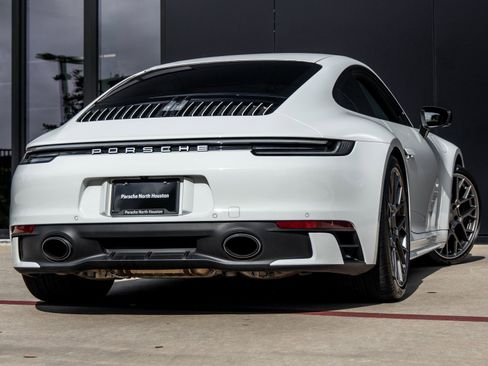 Certified 2022 Porsche 911 Carrera 4S image 11