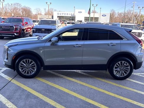 Used 2025 Cadillac XT4 Premium Luxury image 10