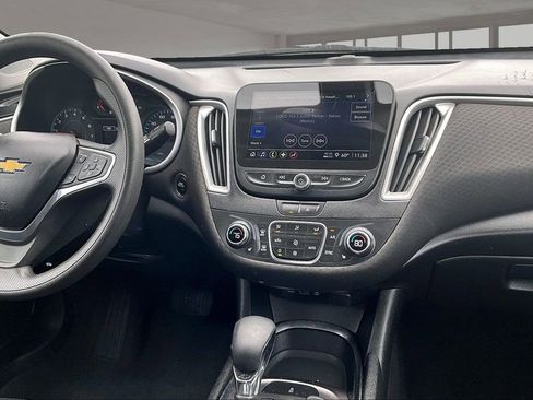 Used 2022 Chevrolet Malibu LT FWD image 5