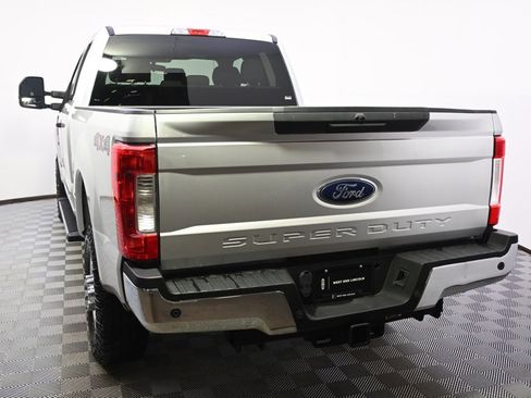 Used 2018 Ford F250 XLT w/ XLT Value Package image 4