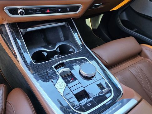 Used 2023 BMW X7 M60i image 25