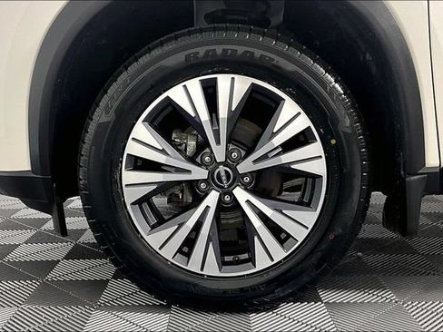 Used 2023 Nissan Rogue SV AWD/4WD image 8