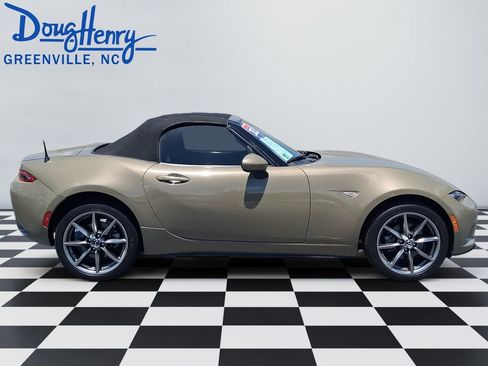 Used 2023 MAZDA MX-5 Miata Grand Touring RWD image 6