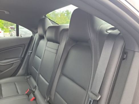 Used 2019 Mercedes-Benz CLA 250 4MATIC image 11