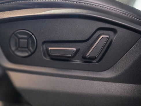 Used 2021 Audi Q8 Premium Plus image 19