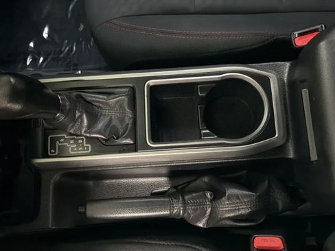 Used 2020 Toyota Tacoma SR5 RWD image 12