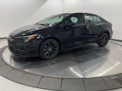 Certified 2023 Toyota Corolla SE FWD image 1