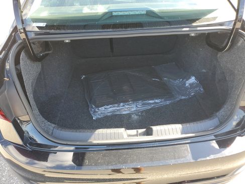 Used 2024 Volkswagen Jetta SE image 12