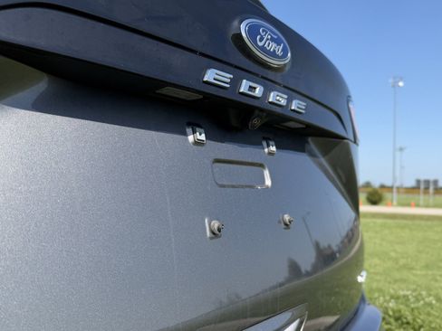 Used 2023 Ford Edge SEL w/ Convenience Package AWD/4WD image 13