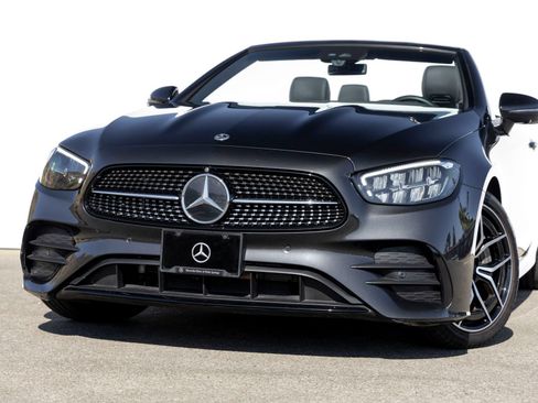 Used 2023 Mercedes-Benz E 450 Cabriolet image 2