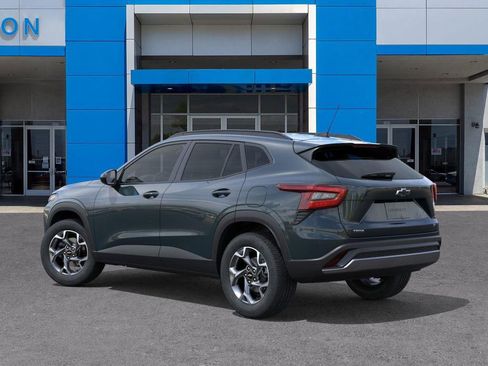 New 2026 Chevrolet Trax LT w/ Driver Confidence Package FWD image 3