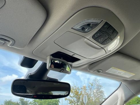 Certified 2021 Chrysler Pacifica Touring-L w/ Uconnect Theater Family Group FWD image 40