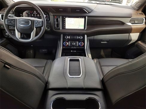 Used 2023 GMC Yukon Denali image 11