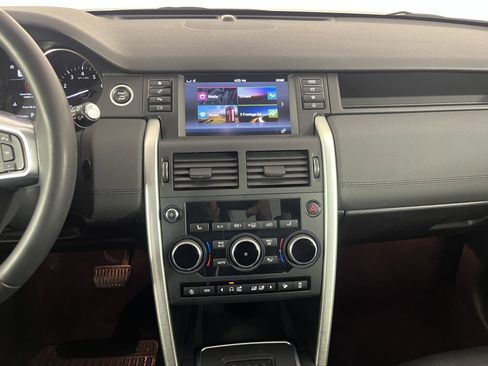 Used 2019 Land Rover Discovery Sport HSE AWD/4WD image 17