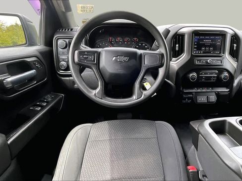 Used 2021 Chevrolet Silverado 1500 Custom Trail Boss AWD/4WD image 6