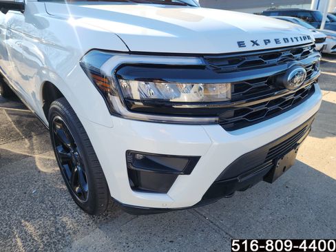 Used 2022 Ford Expedition Max Limited image 2
