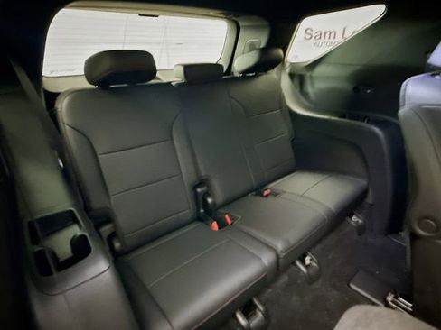 Used 2024 Chevrolet Traverse RS image 30