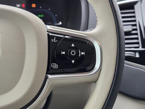 Used 2023 Volvo XC90 T8 Ultimate w/ Lounge Package image 41