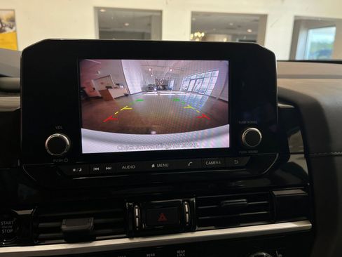 Used 2025 Nissan Pathfinder SV image 25