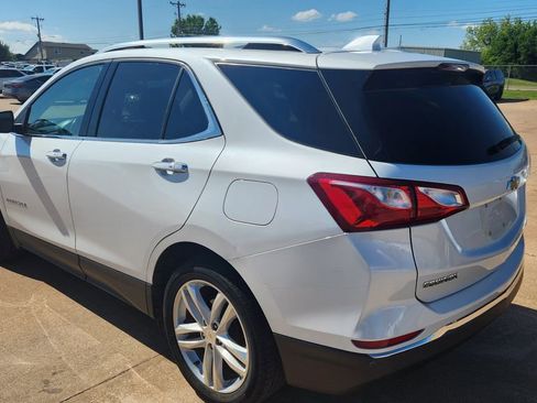 Used 2018 Chevrolet Equinox Premier FWD image 4