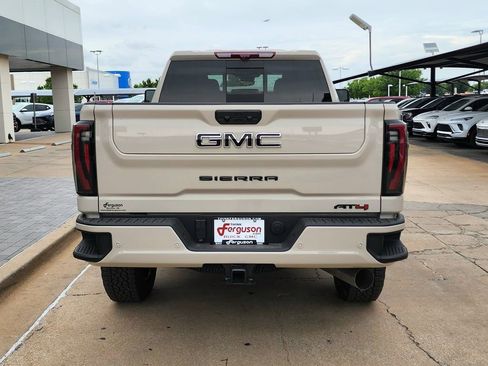 New 2026 GMC Sierra 2500 AT4 w/ AT4 Premium Plus Package AWD/4WD image 4