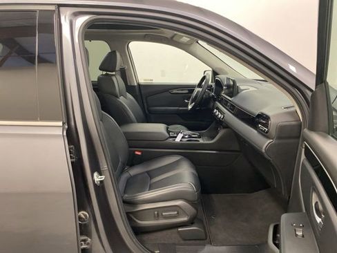 Certified 2025 Honda Pilot Touring image 26