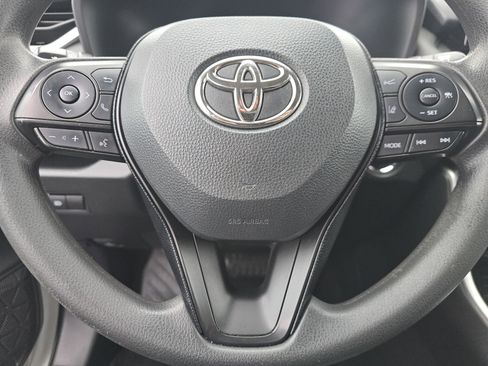 Used 2021 Toyota RAV4 XLE image 19