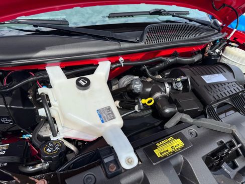 Used 2017 GMC Savana 3500 image 32