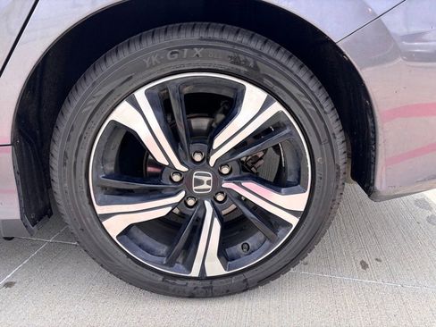 Used 2018 Honda Civic Touring image 11