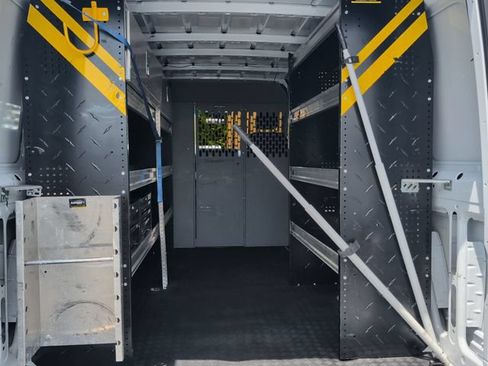 Used 2019 Mercedes-Benz Sprinter 2500 image 12