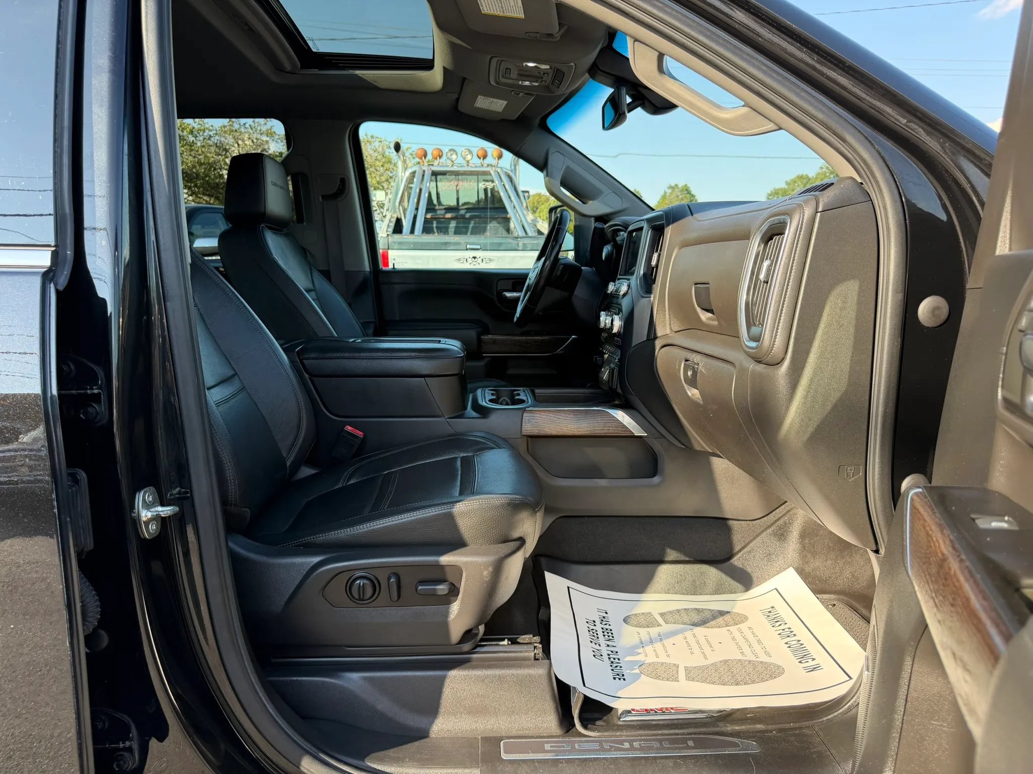 Used 2022 GMC Sierra 3500 Denali AWD/4WD image 27