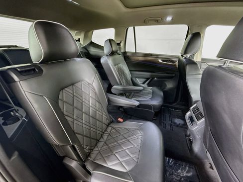 Certified 2024 Volkswagen Atlas SEL Premium R-Line AWD/4WD image 28