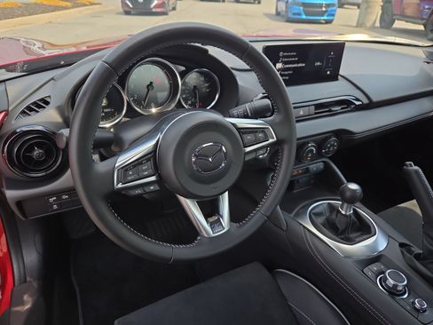 Used 2025 MAZDA MX-5 Miata RF Club RWD image 10