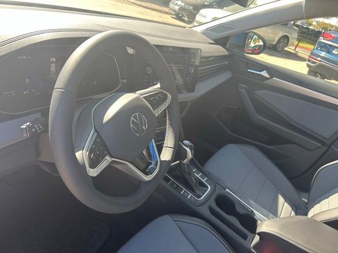 New 2026 Volkswagen Jetta SE image 10