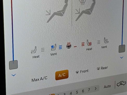 Used 2024 RAM 3500 Laramie w/ Night Edition image 28