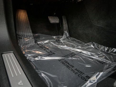 Used 2025 Volvo XC60 B5 Plus w/ Climate Package image 17