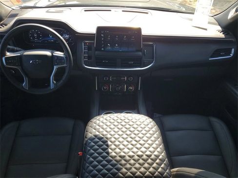 Used 2024 Chevrolet Suburban Z71 w/ Luxury Package image 26