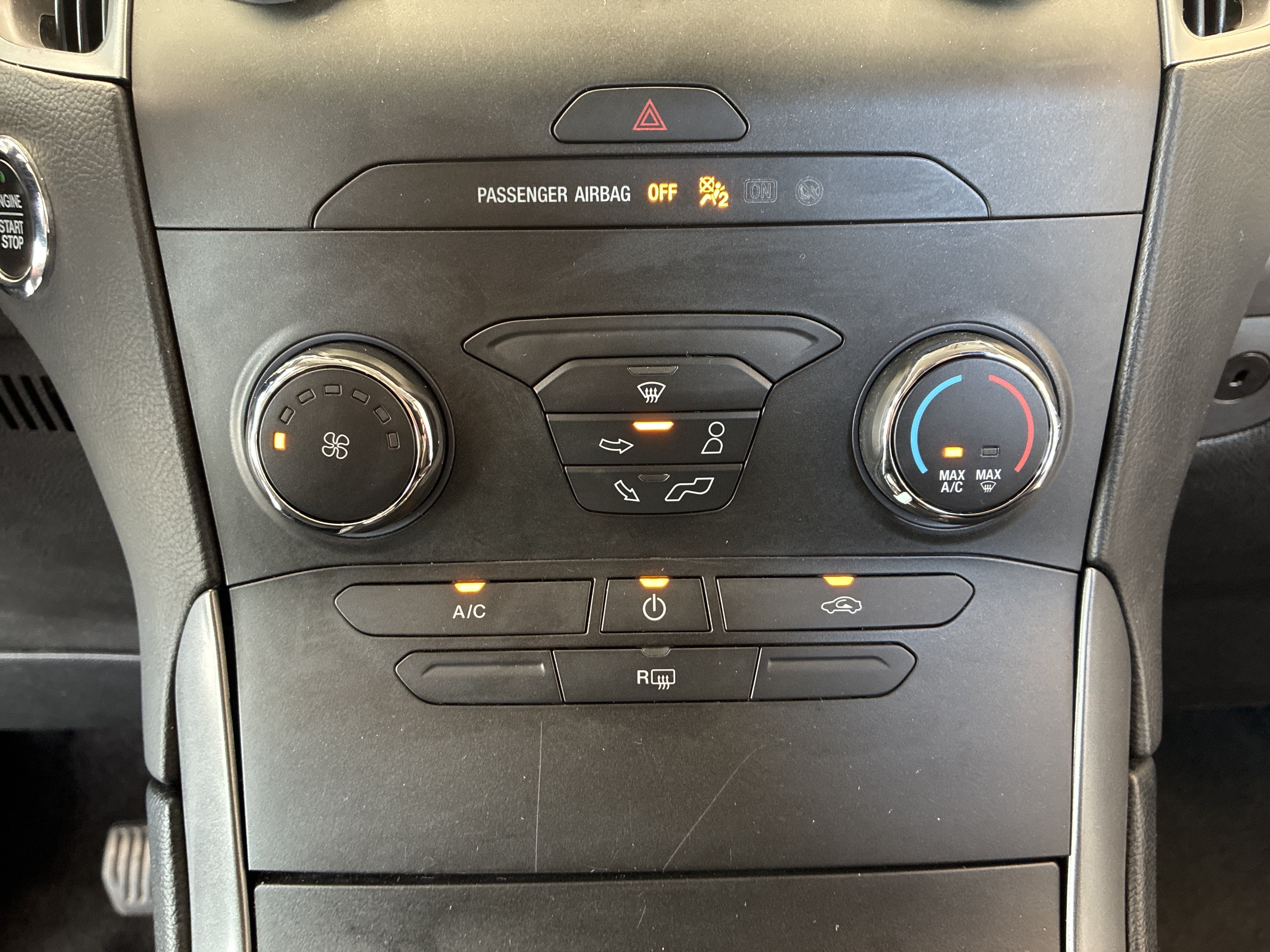 Used 2019 Ford Edge SE AWD/4WD image 25