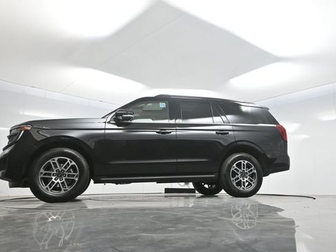 Used 2025 Ford Expedition Active RWD image 7