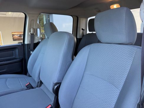 Used 2017 RAM 1500 Express w/ Express Value Package AWD/4WD image 9