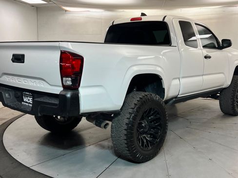 Used 2022 Toyota Tacoma SR AWD/4WD image 5