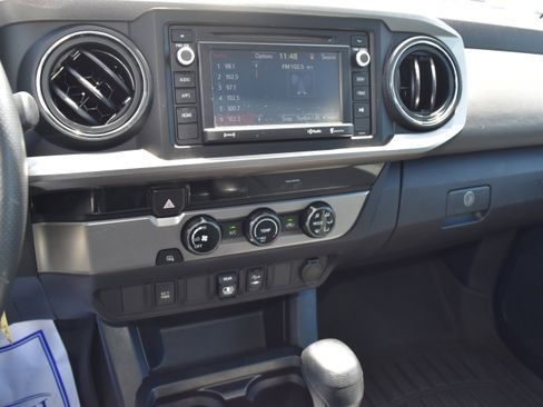 Used 2018 Toyota Tacoma SR5 RWD image 27