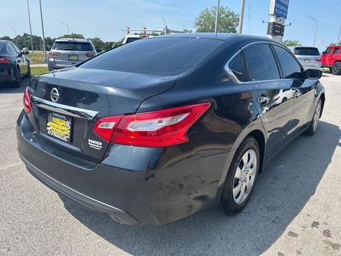 Used 2016 Nissan Altima 2.5 S w/ Power Driver Seat Package FWD image 5