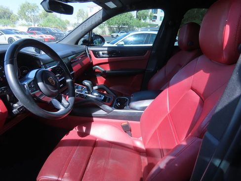 Used 2019 Porsche Cayenne AWD/4WD image 10