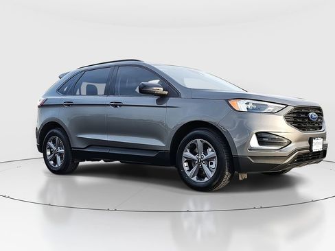 Used 2024 Ford Edge SEL w/ Sport Appearance Package image 3