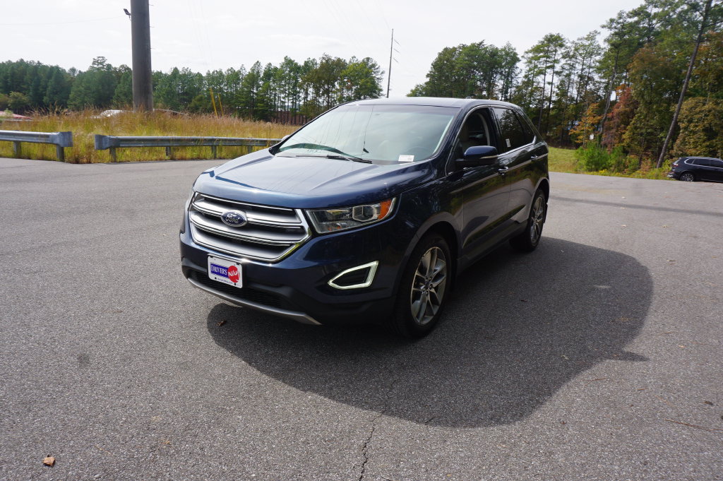 Used 2017 Ford Edge Titanium w/ Technology Package FWD image 24