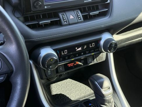 Used 2021 Toyota RAV4 XLE Premium AWD/4WD image 36