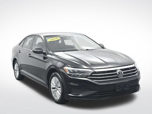 Used 2019 Volkswagen Jetta S w/ Driver Assistance Package FWD image 3