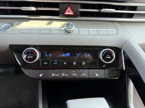 Certified 2023 Hyundai Elantra SEL w/ Convenience Package FWD image 19